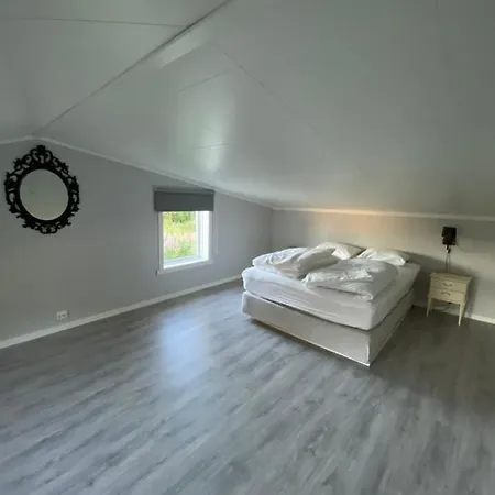 Linahuset Holiday home *