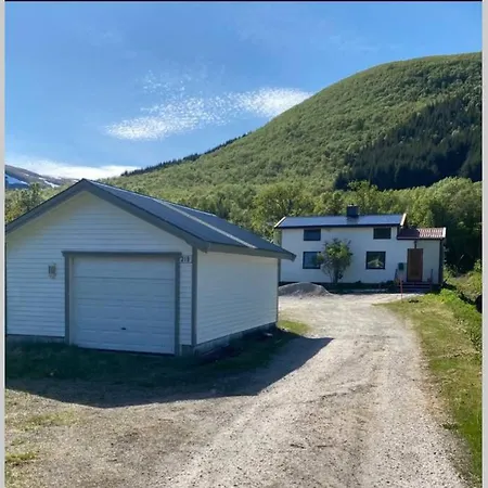 Linahuset بيت للعطل
